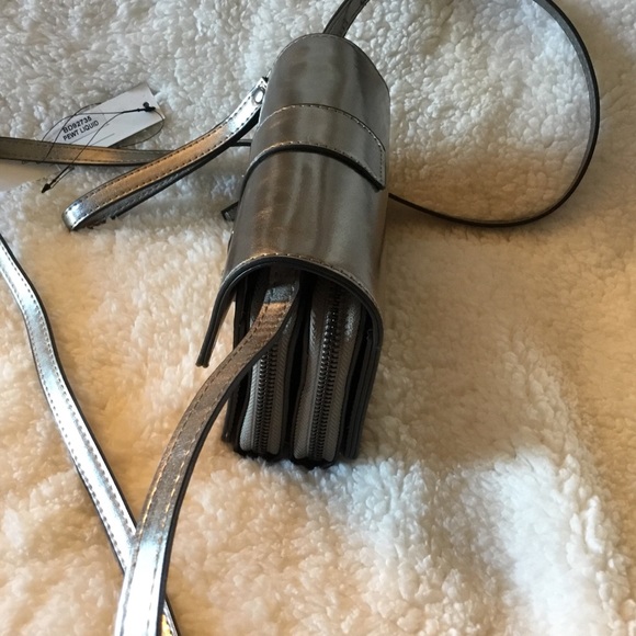 Crossbody - Picture 2 of 5